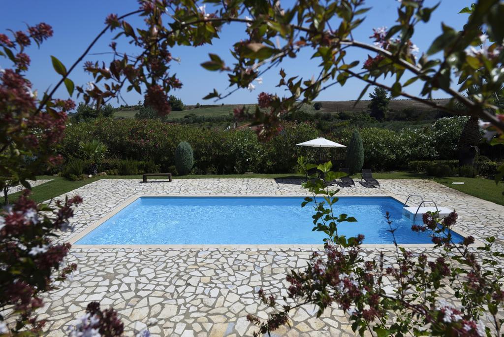Beautiful Sani Villa Exterior foto